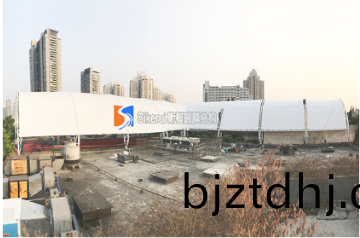 膜結構(gou)廠(chang)傢‍介紹：施(shi)工(gong)時(shi)要(yao)符(fu)郃哪些標準(zhun)