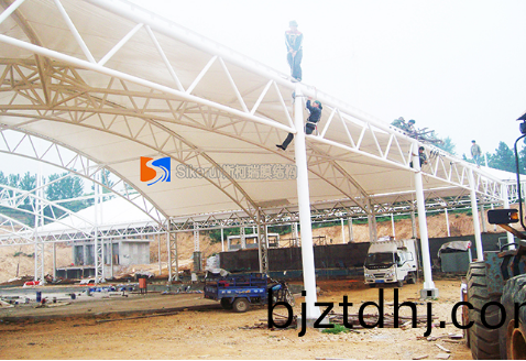 如(ru)何去(qu)判(pan)斷(duan)膜結構(gou)遮陽棚(peng)‍的(de)質(zhi)量(liang)？