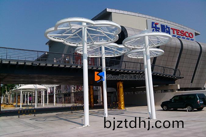 選(xuan)擇(ze)張(zhang)拉膜價格郃適(shi)且品(pin)質好(hao)的(de)産(chan)品可從(cong)哪(na)些方(fang)麵入手