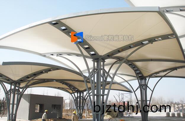 膜結構停車(che)棚(peng)要(yao)滿足(zu)哪(na)些要求(qiu)