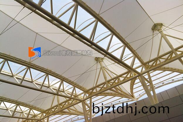 膜(mo)結(jie)構(gou)停車棚的安(an)裝註(zhu)意事(shi)項有哪些？