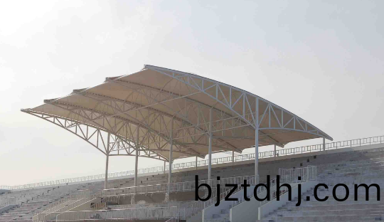 張拉(la)膜結(jie)構的特(te)點有哪(na)些(xie)？