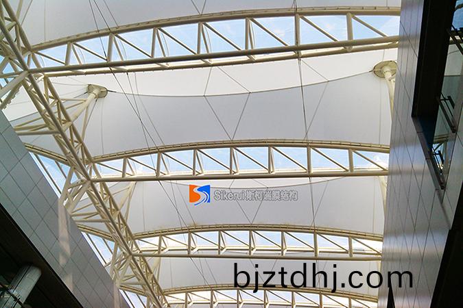 香(xiang)港大學(xue)頂棚(peng)膜結構(gou)工程