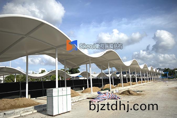 高(gao)鐵(tie)站連(lian)廊(lang)膜(mo)結(jie)構項(xiang)目(mu)